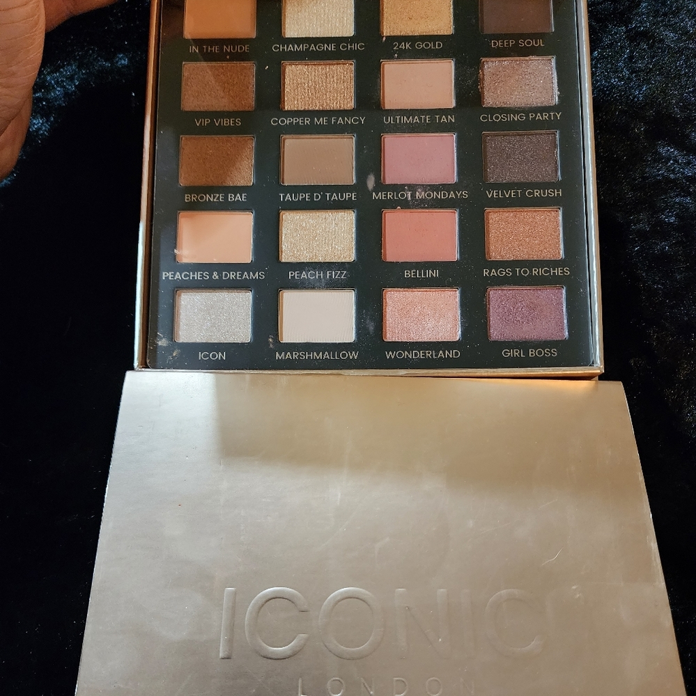 Iconic London eyeshadow palette